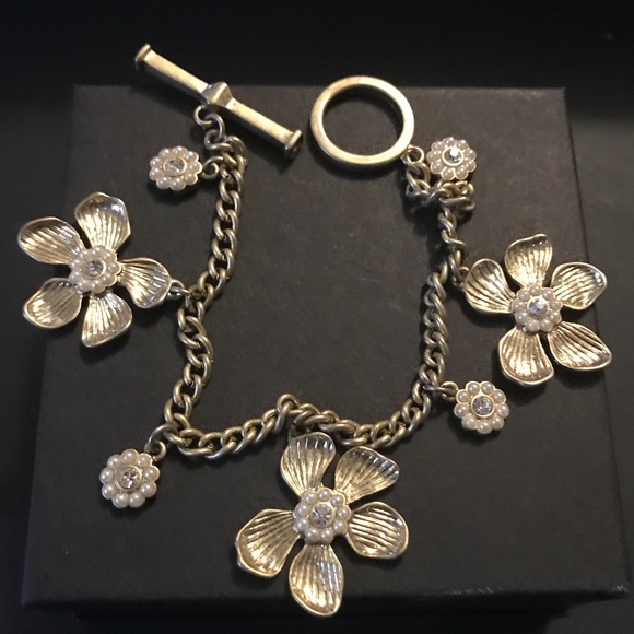 Ann Taylor Jewelry - Gold Flower Bracelet Ann Taylor Jewelry - Gold Flower Bracelet